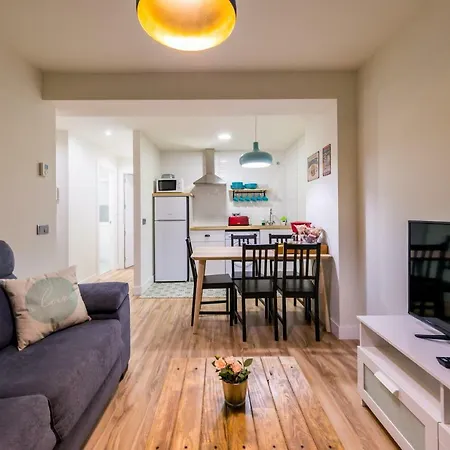 Apartament Midhouse *