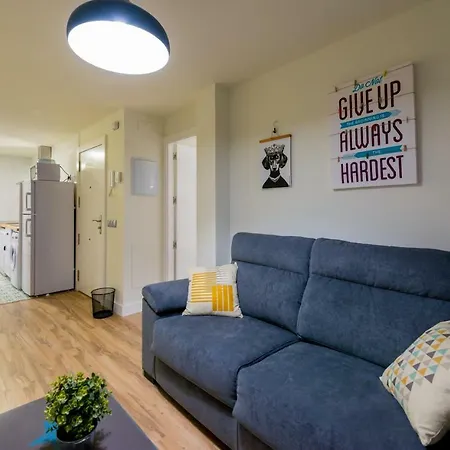 Midhouse Apartament *