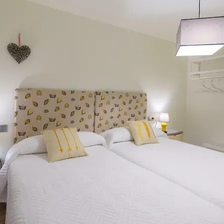 Midhouse Apartament *