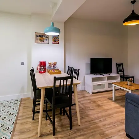 Apartament Midhouse *